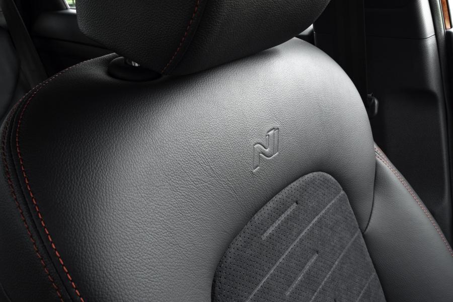 Детали интерьера Hyundai Tucson N Line (TL) 2019 года  (UK) (фото 3 из 40)